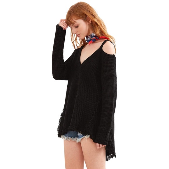 💥 CLEARANCE Cold Shoulder Fringe High Low Sweater - Picture 4 of 8